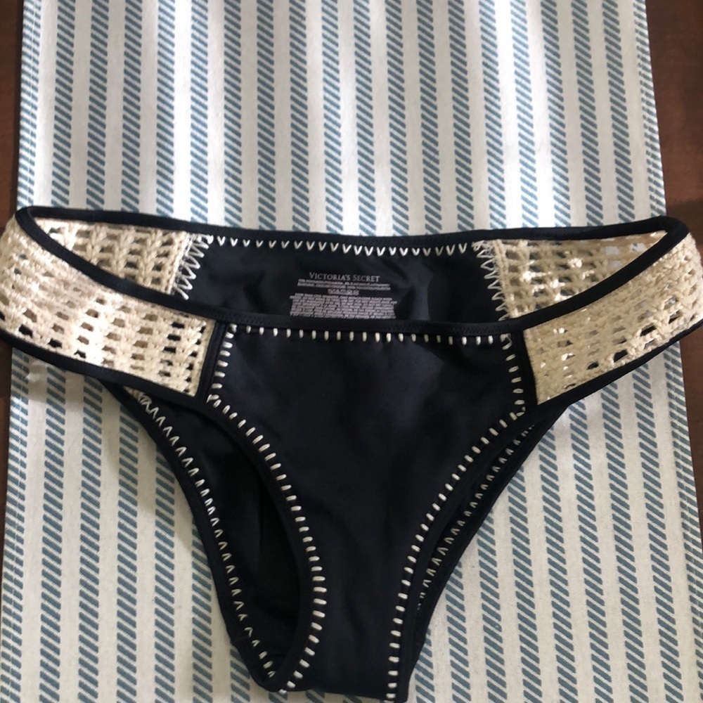 Victoria's Secret Crochet Bikini Bottoms Size Medium. Non smoking home